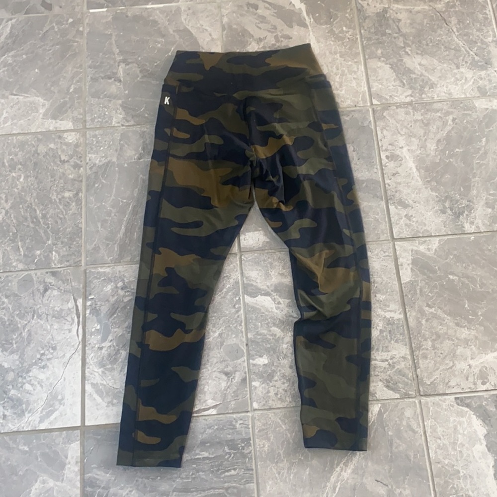 PINK ultimate camo legging - Picture 5 of 8